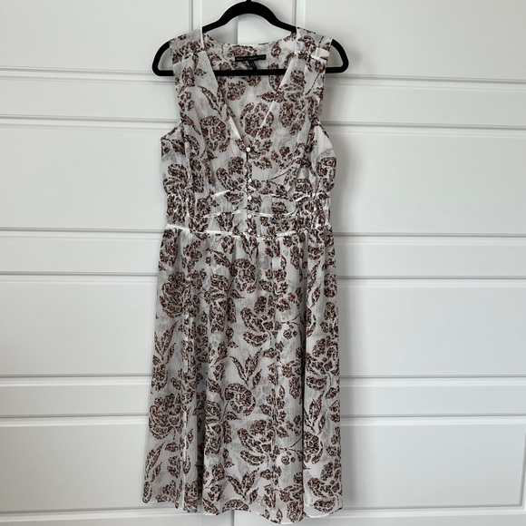 White House Black Market Dresses & Skirts - White House Black Market Floral Sleeveless Dress - Size S